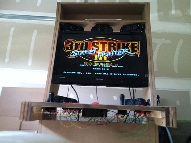 Bro builds incredible Nintendo arcade game
